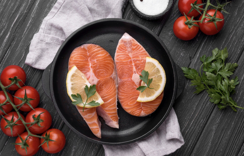 Як замаринувати червону рибу перед запіканням: 5 смачних рецептів