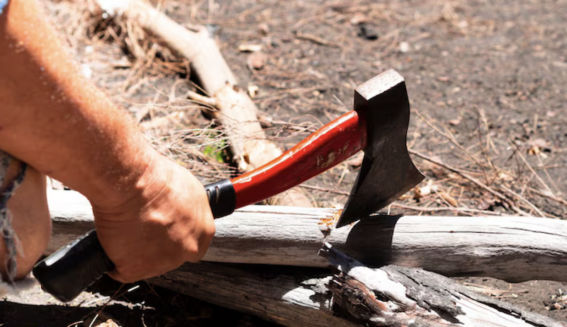 Що означає, якщо наснилася сокира жінці або чоловіку
