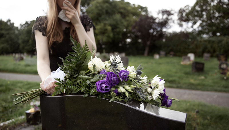 Що написати на траурній стрічці або на вінку